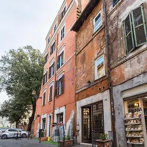 Apartamento Cozy Entire Close To Piazza Trilussa, Roma